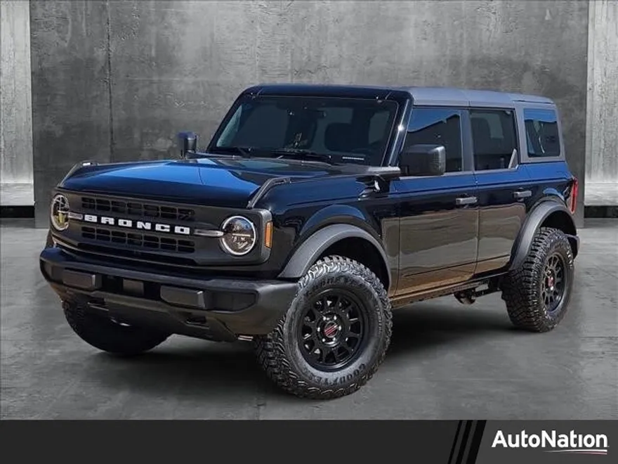 2025 Ford Bronco Base photo 1
