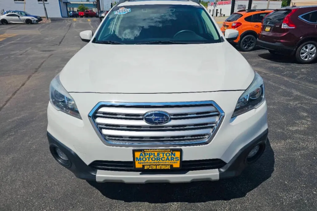 2017 Subaru Outback 2.5i Limited photo 1