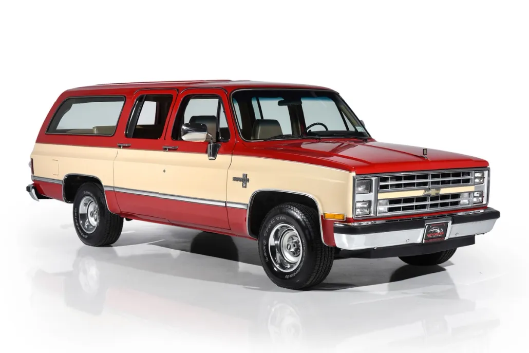 1985 Chevrolet Suburban photo 1