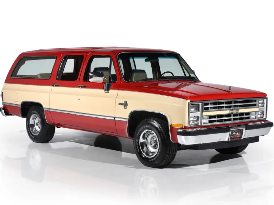 1985 Chevrolet Suburban photo 1