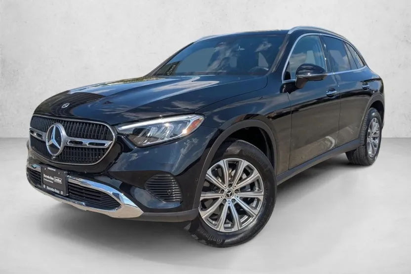 2024 Mercedes Benz GLC 300 4MATIC photo 1
