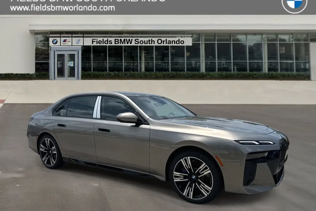 2025 Bmw 740i photo 1