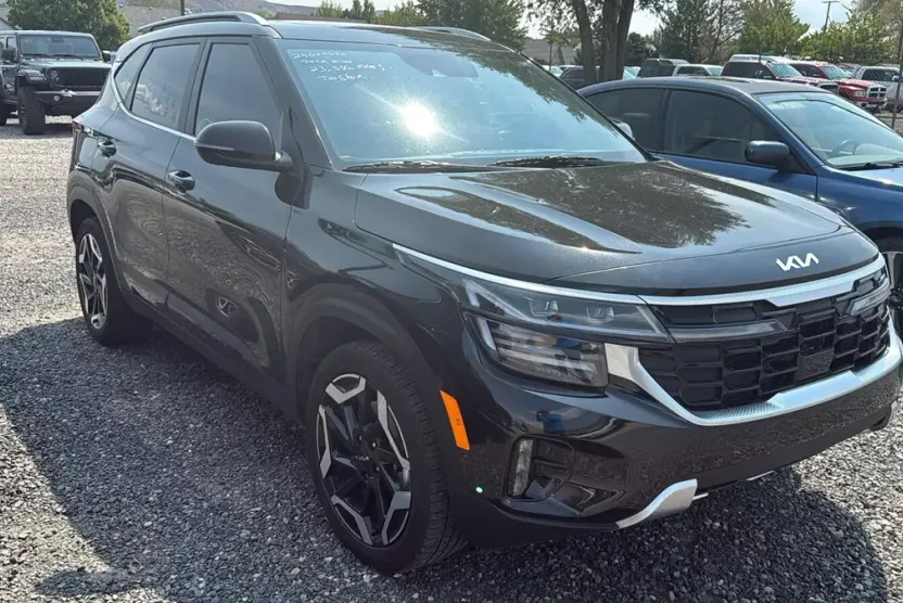 2024 Kia Seltos SX photo 1