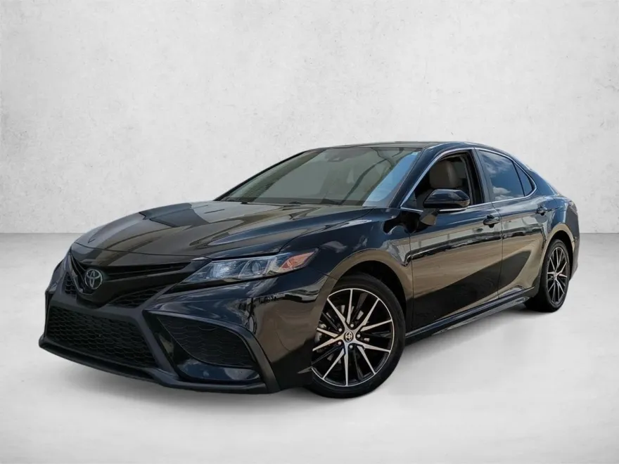 2023 Toyota Camry SE photo 1