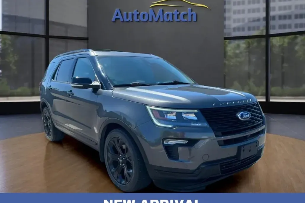 2019 Ford Explorer Sport photo 1