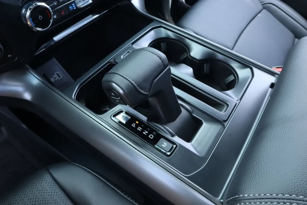 2025 Ford F-150 Lariat photo 1