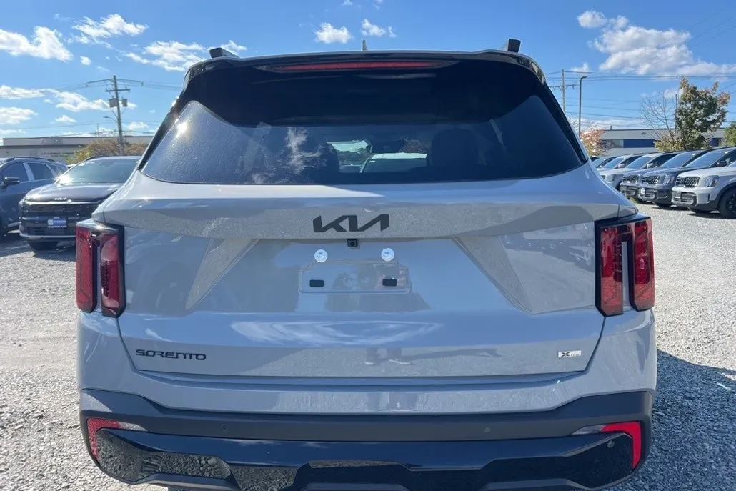 2026 Kia Sorento EX photo 1