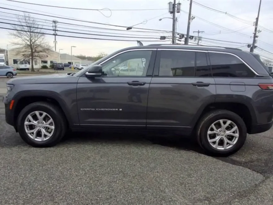 2022 Jeep Grand Cherokee Limited photo 1