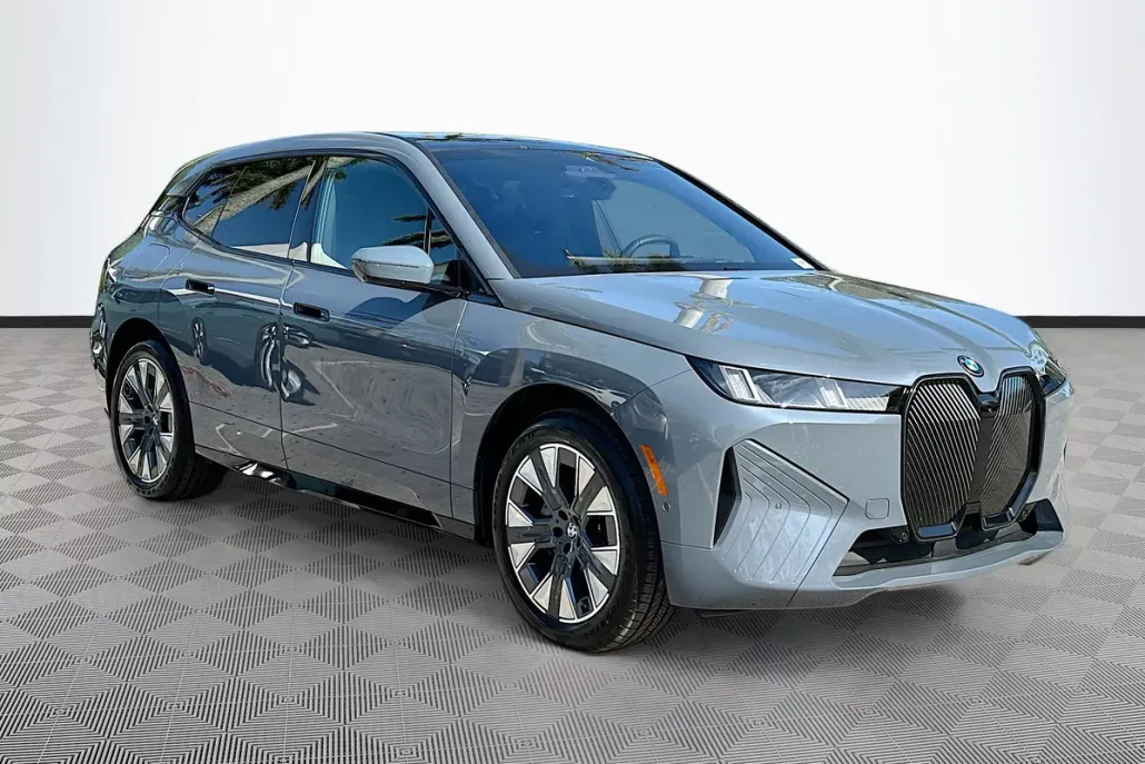 2026 Bmw iX photo 1