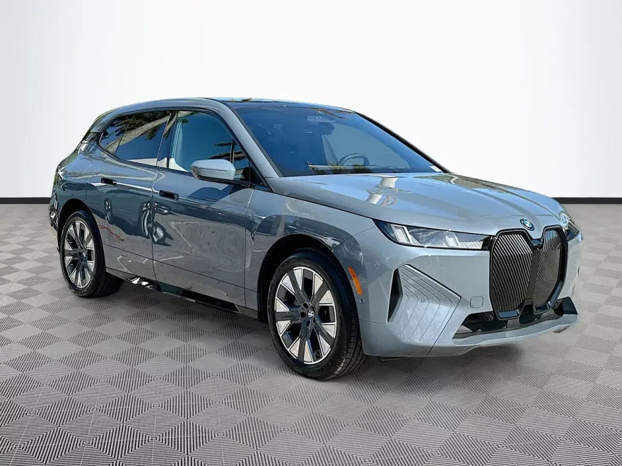 2026 Bmw iX photo 1