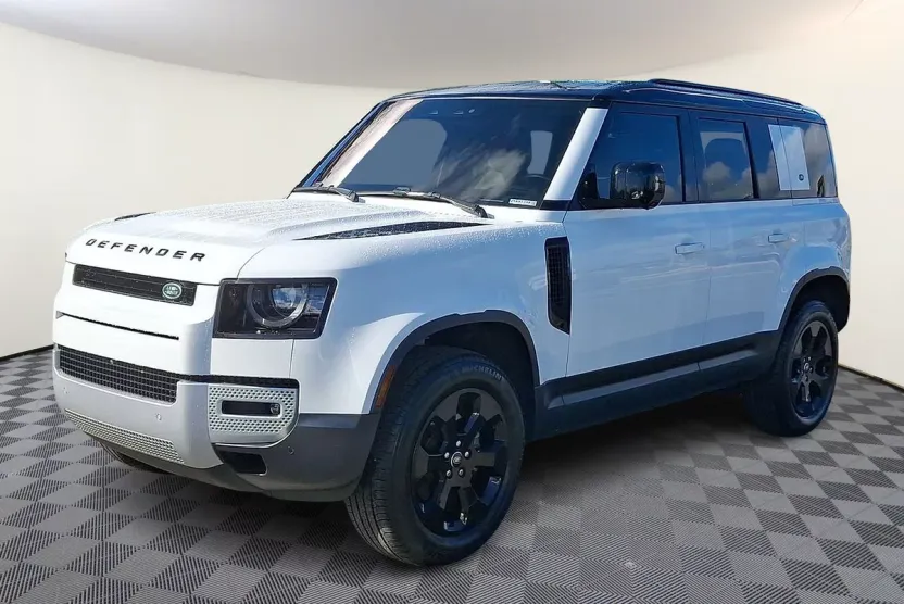 2024 Land Rover Defender 110 photo 1