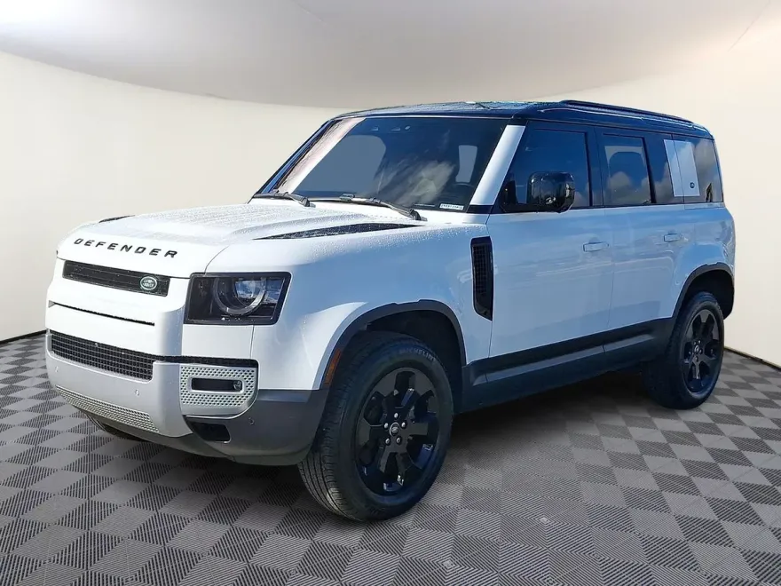 2024 Land Rover Defender 110 photo 1