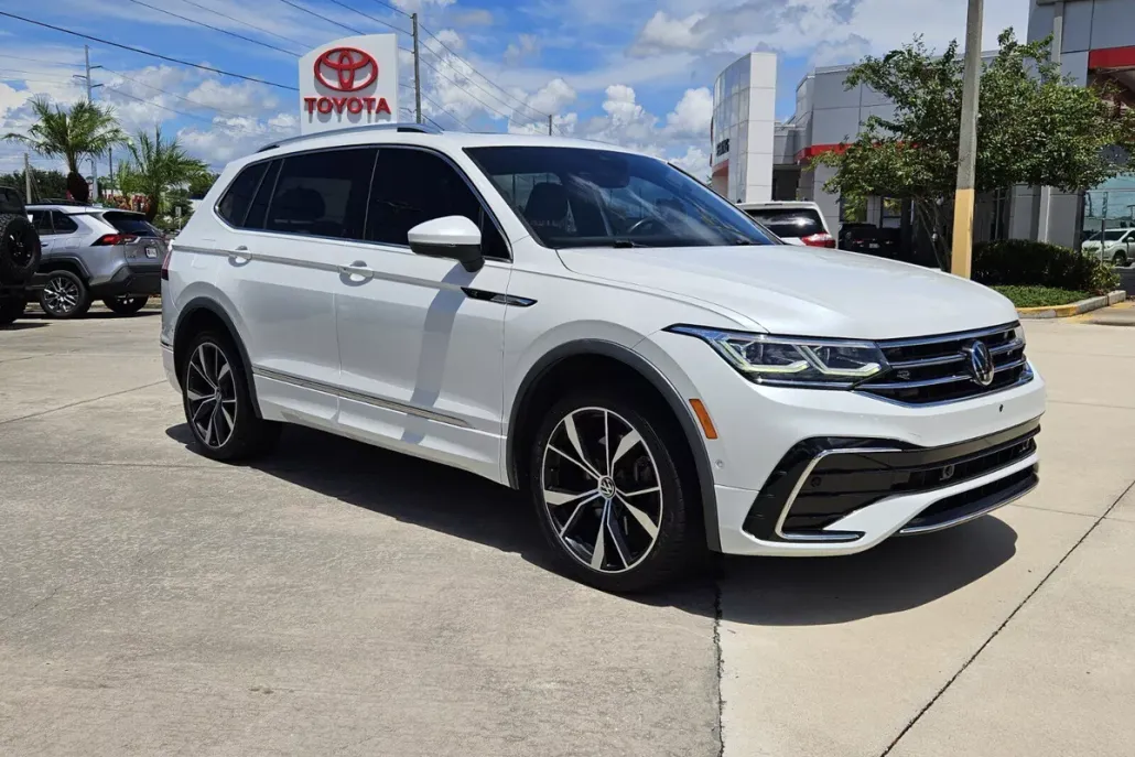 2022 Volkswagen Tiguan SEL Premium R-Line photo 1