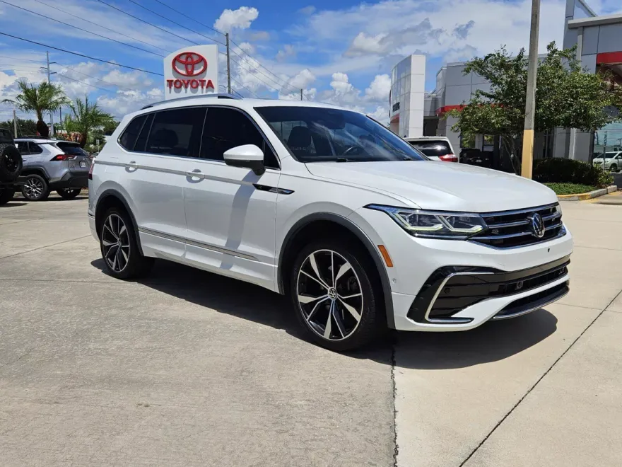 2022 Volkswagen Tiguan SEL Premium R-Line photo 1