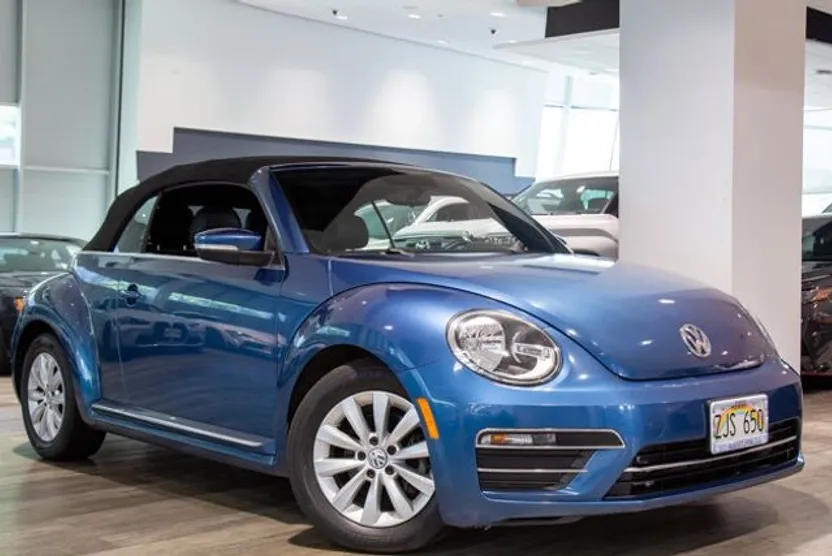 2018 Volkswagen Beetle Convertible SE photo 1