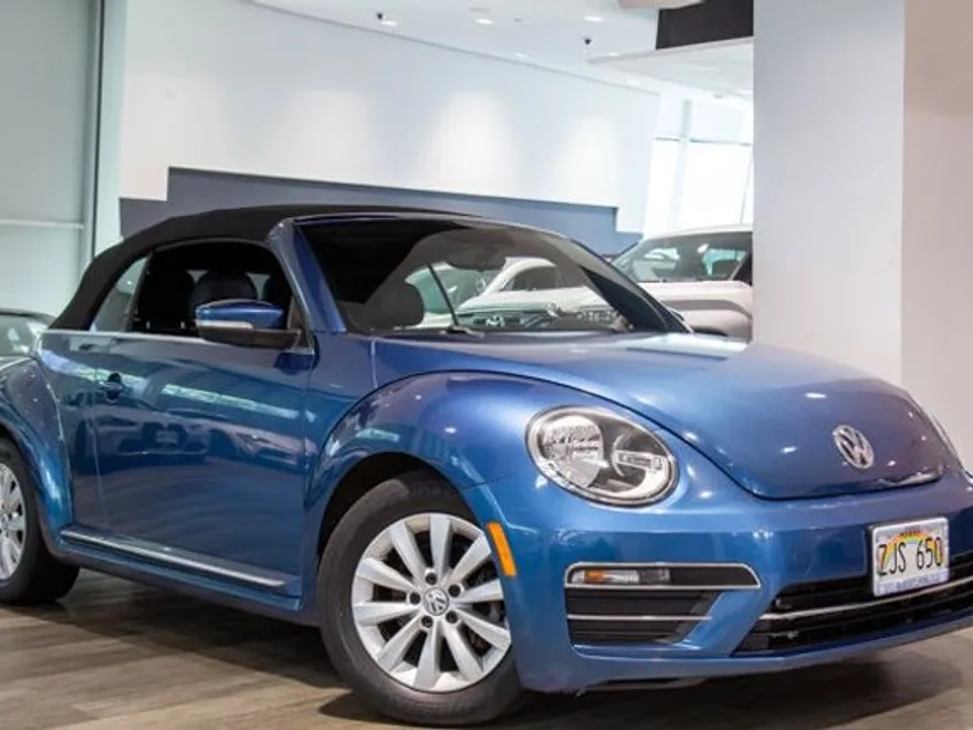2018 Volkswagen Beetle Convertible SE photo 1