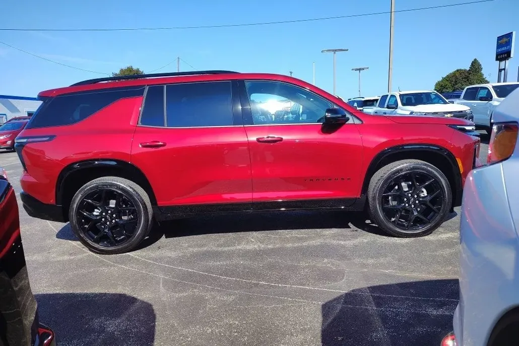 2026 Chevrolet Traverse RS photo 1