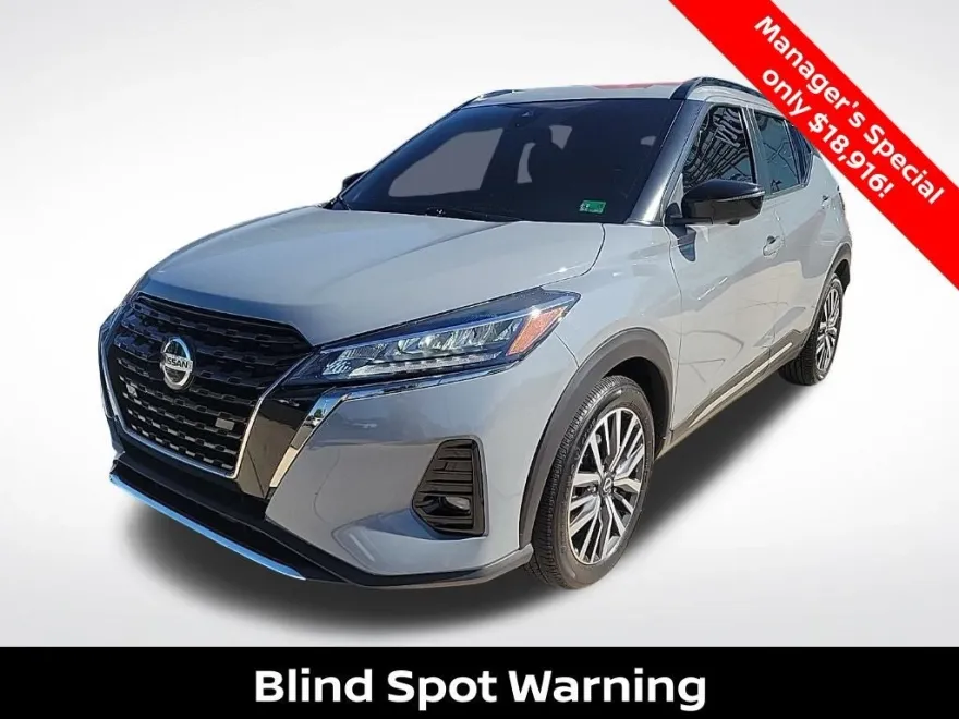2022 Nissan Kicks SR photo 1