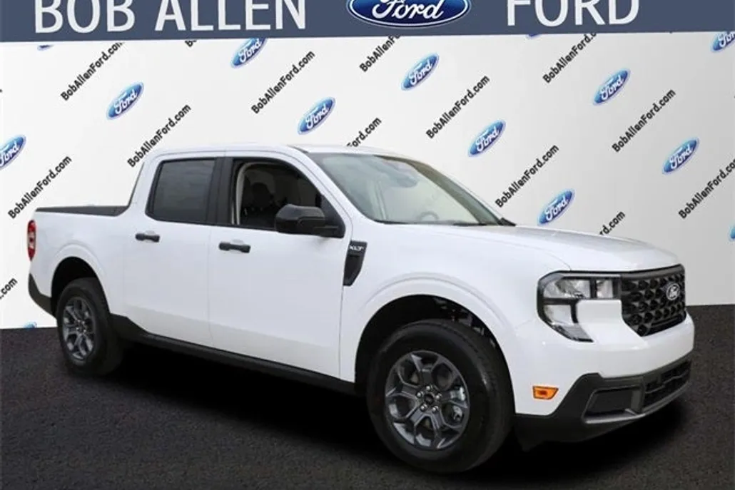 2025 Ford Maverick XLT photo 1
