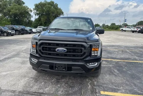 2022 Ford F-150 XLT photo 3