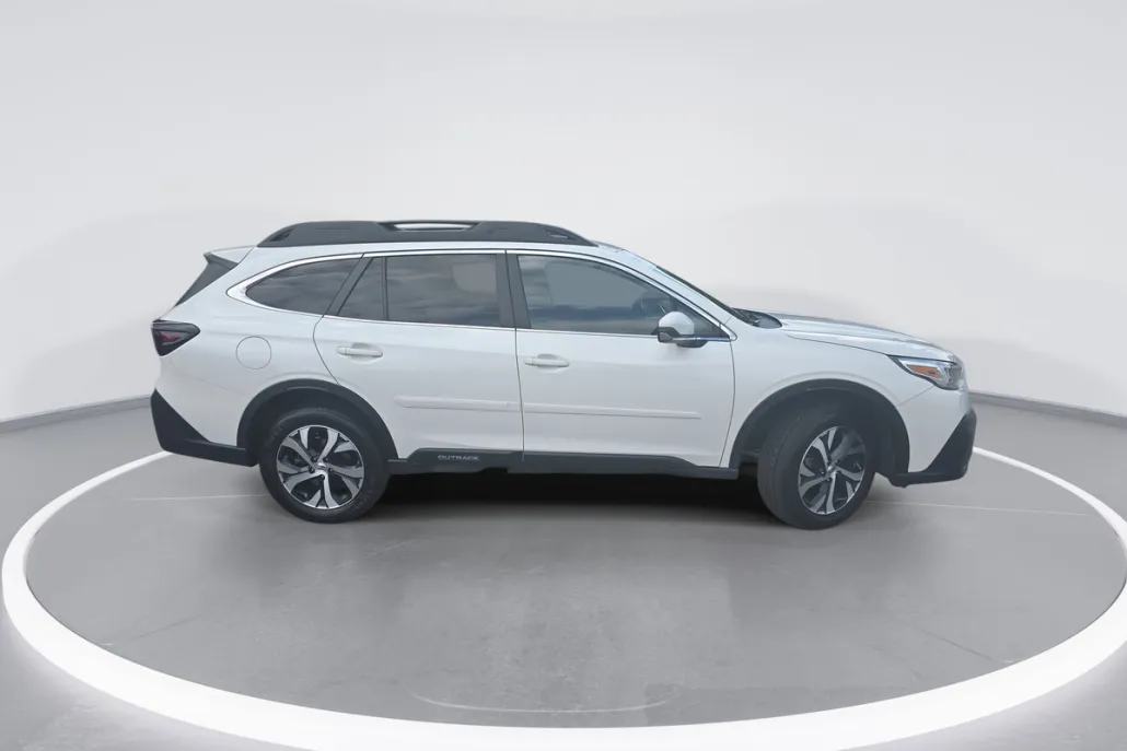 2022 Subaru Outback Limited photo 1