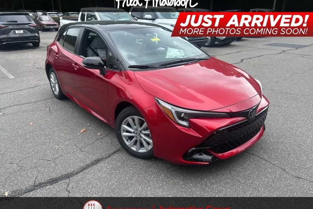 2025 Toyota Corolla SE photo 1