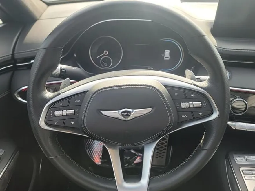 2024 Genesis GV70 3.5T Sport photo 13
