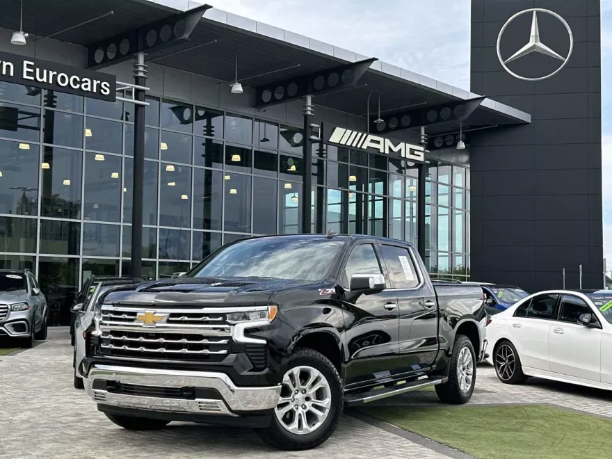 2023 Chevrolet Silverado 1500 LTZ photo 1