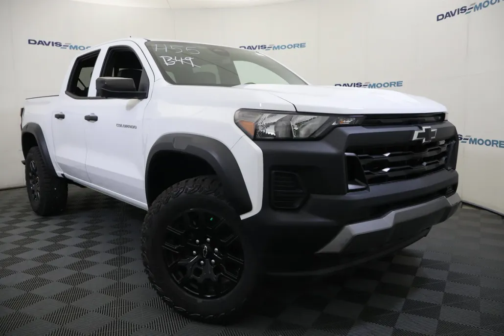 2026 Chevrolet Colorado Trail Boss photo 1