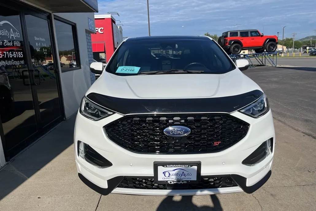 2020 Ford Edge ST photo 1