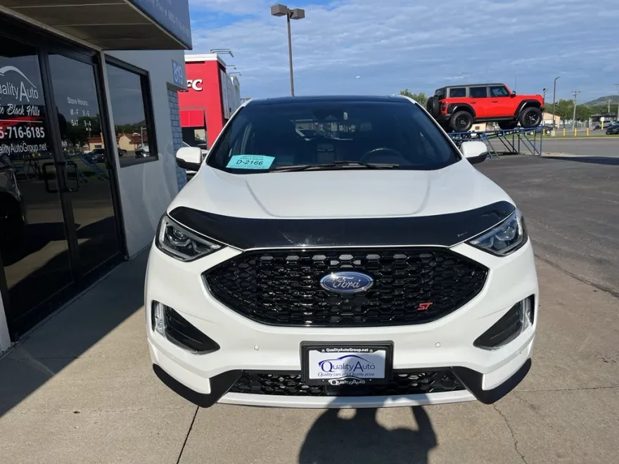 2020 Ford Edge ST photo 1