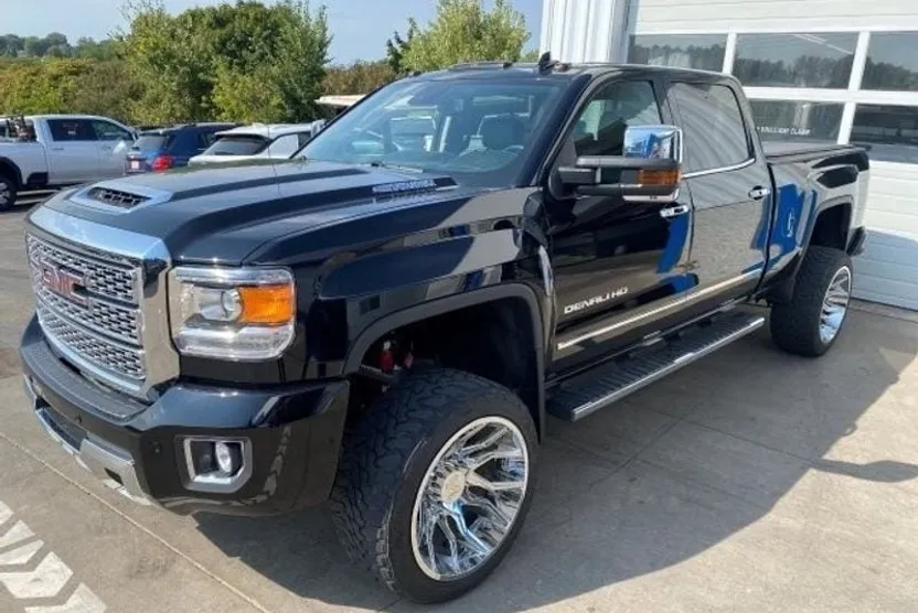 2019 Gmc Sierra 2500 HD Denali photo 1