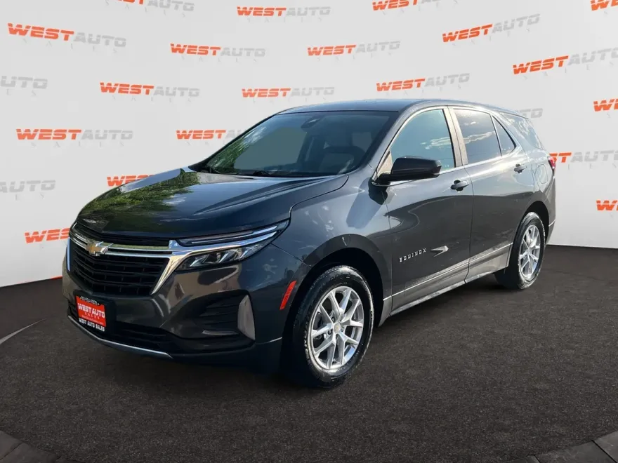 2022 Chevrolet Equinox LT photo 1