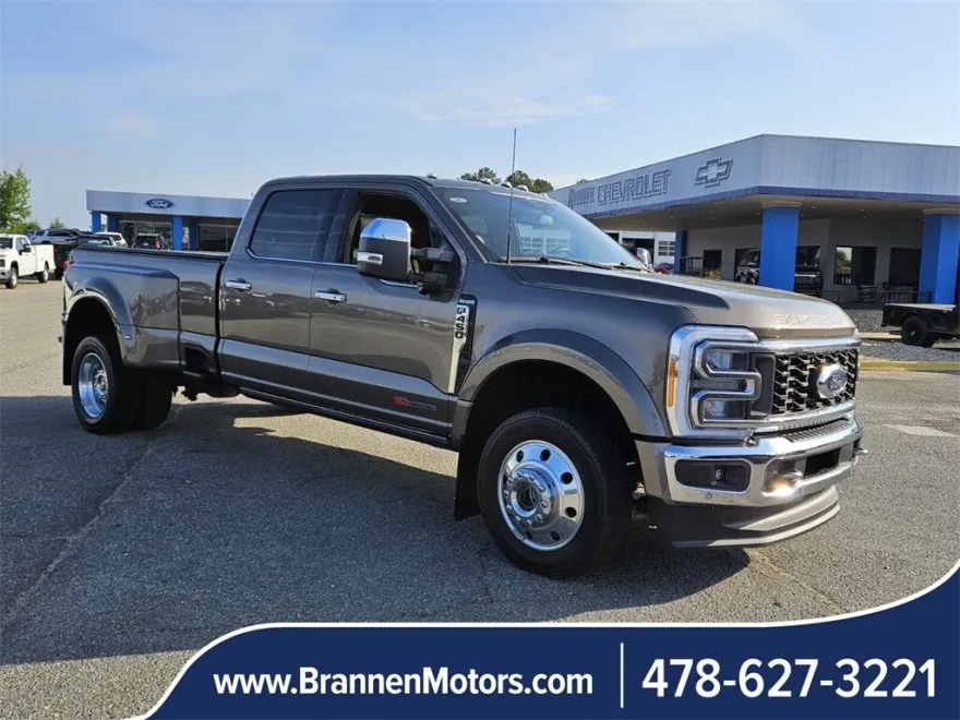 2023 Ford F-450 photo 1