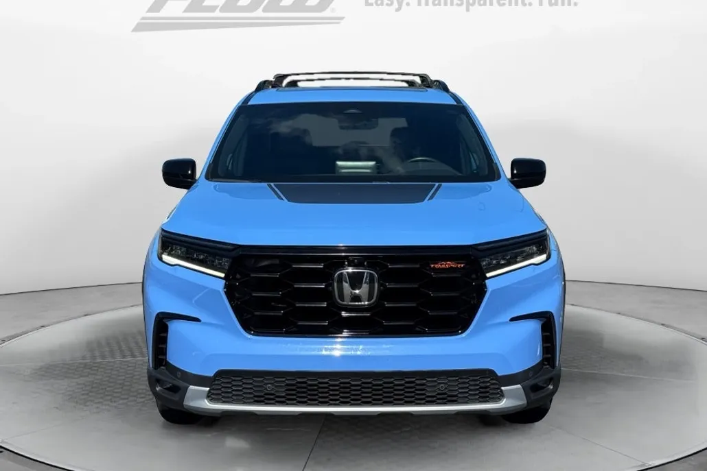 2023 Honda Pilot TrailSport photo 1
