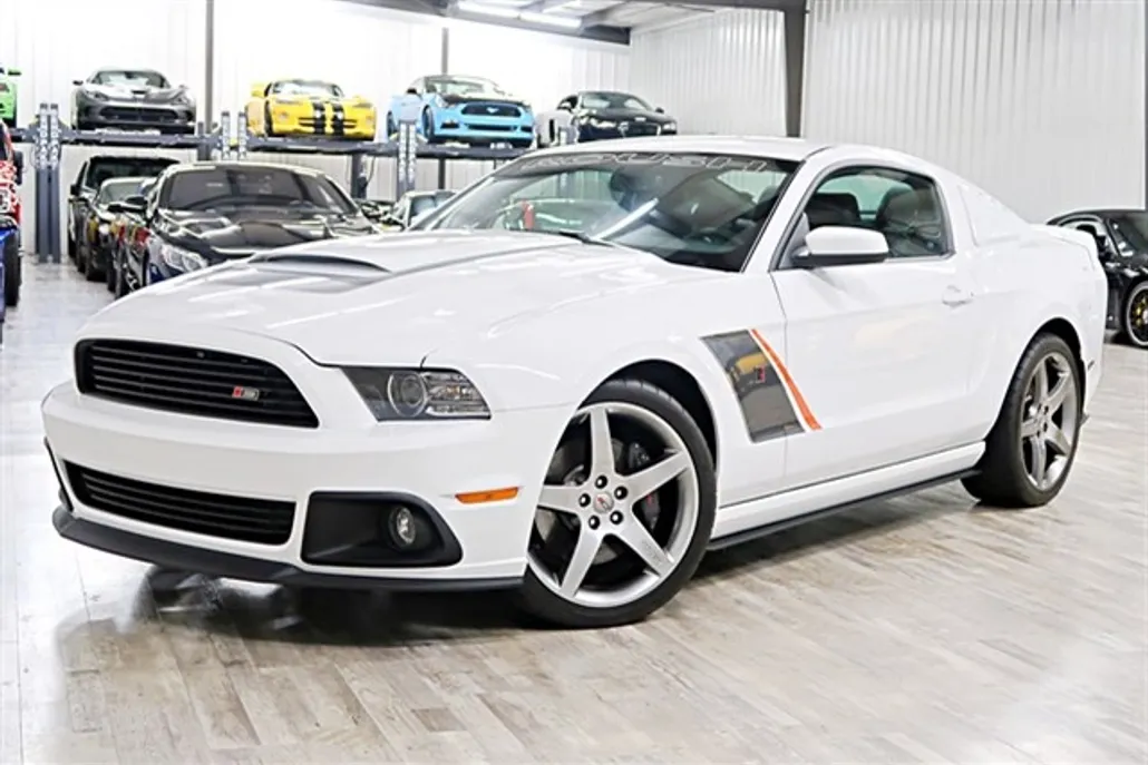 2014 Ford Mustang GT photo 1
