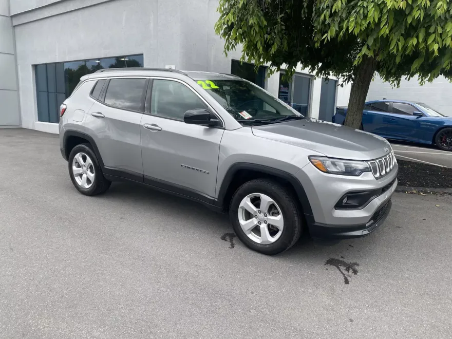 2022 Jeep Compass Latitude photo 1