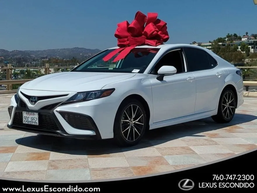 2023 Toyota Camry SE photo 1