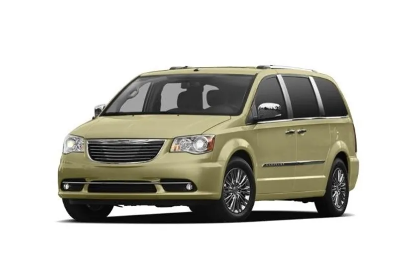 2011 Chrysler Town & Country photo 1