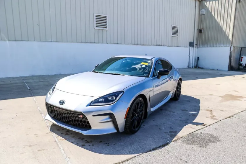 2024 Toyota GR86 Premium photo 1