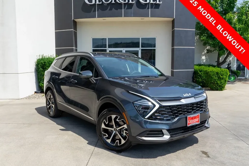 2025 Kia Sportage EX photo 1