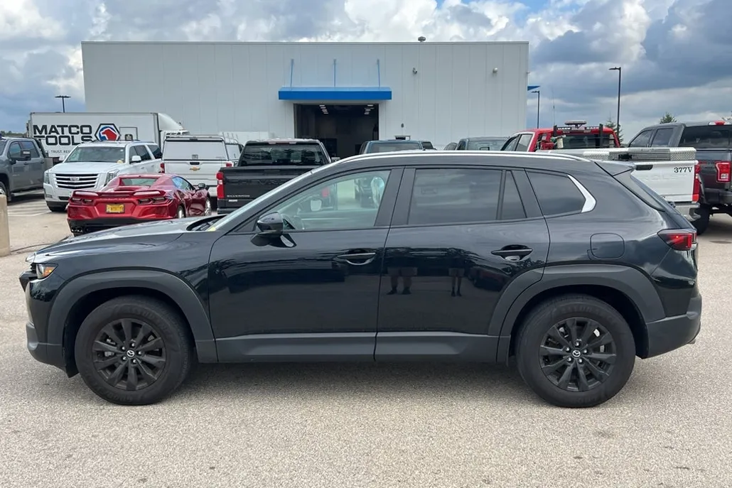 2023 Mazda CX-50 2.5 Preferred Plus photo 1
