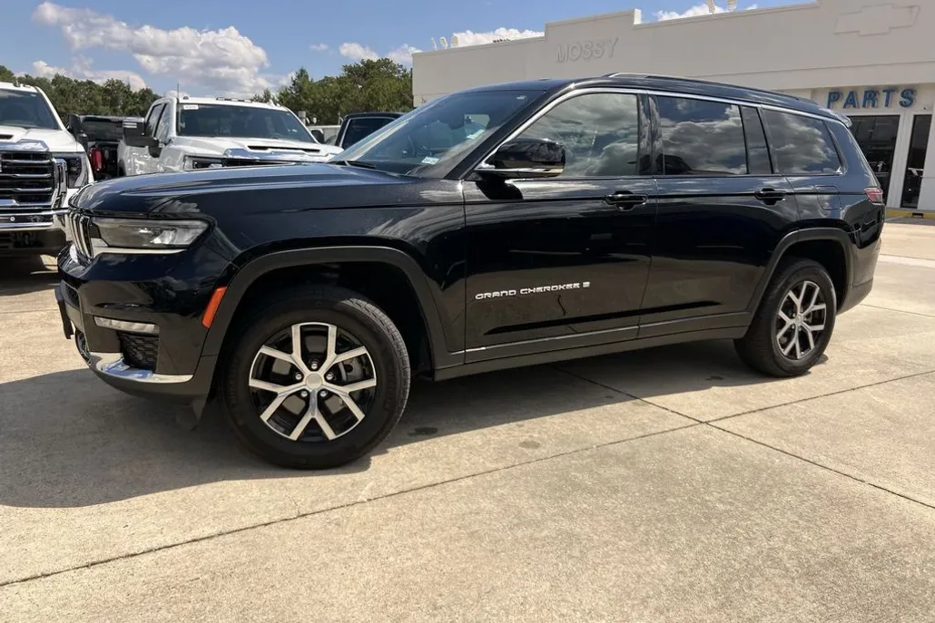 2024 Jeep Grand Cherokee Limited photo 1