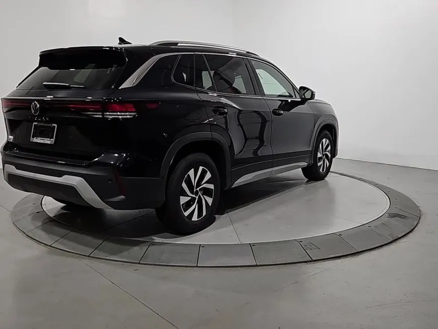 2025 Volkswagen Tiguan S photo 1