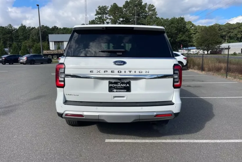 2024 Ford Expedition Limited photo 1