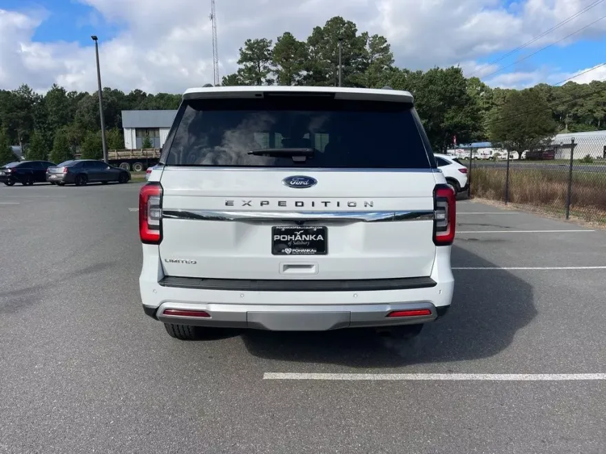 2024 Ford Expedition Limited photo 1