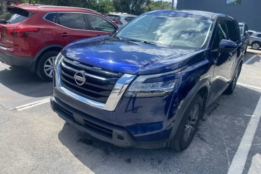 2022 Nissan Pathfinder S photo 1
