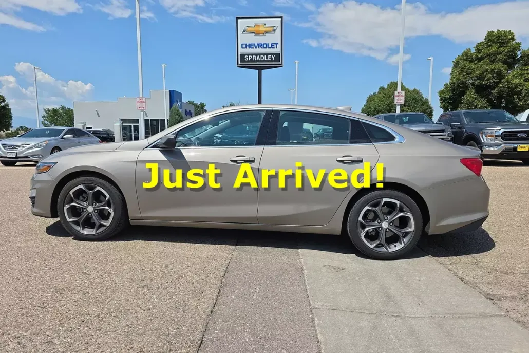 2023 Chevrolet Malibu 1LT photo 1