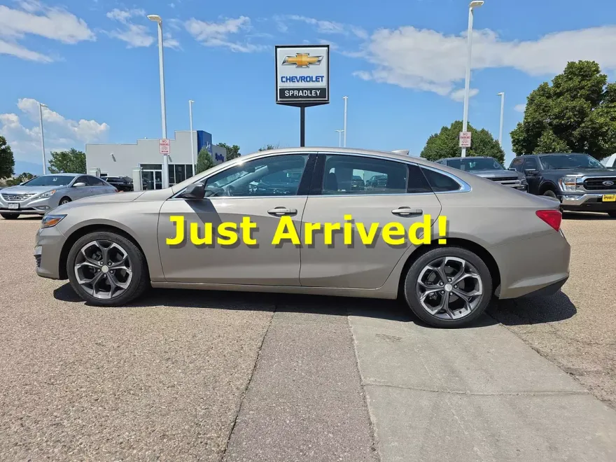 2023 Chevrolet Malibu 1LT photo 1
