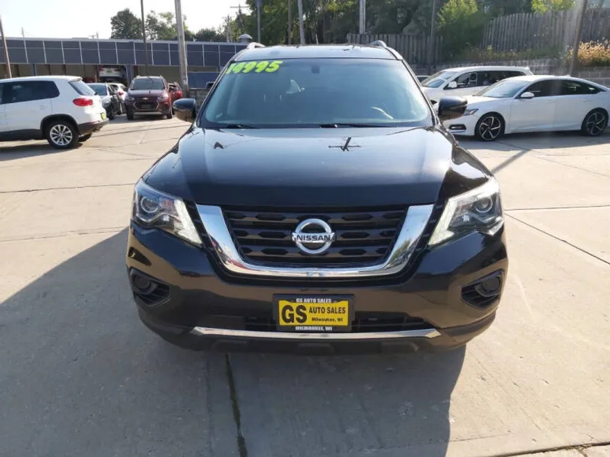 2018 Nissan Pathfinder SV photo 1